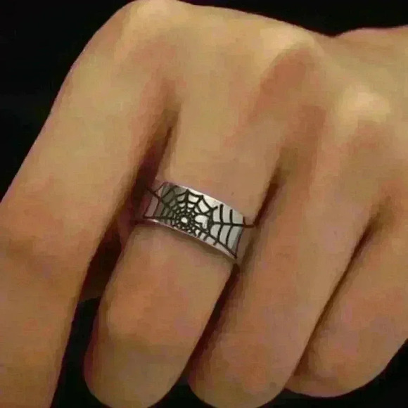 New Spider Web Band Ring: Embrace your edgy side with this bold band ring - Picture 2 of 2